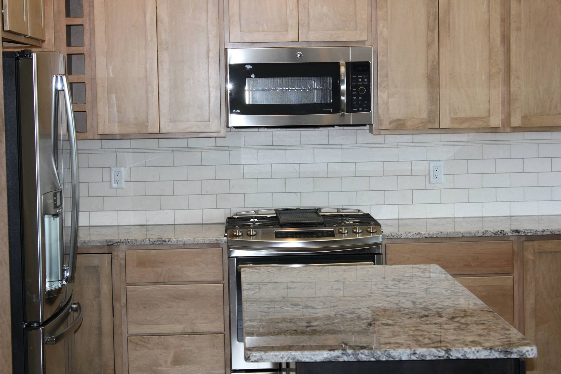 Simple Subway Backsplash